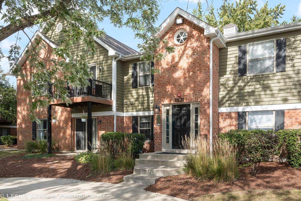 1521 Raymond Dr. #103, Naperville, IL 60563