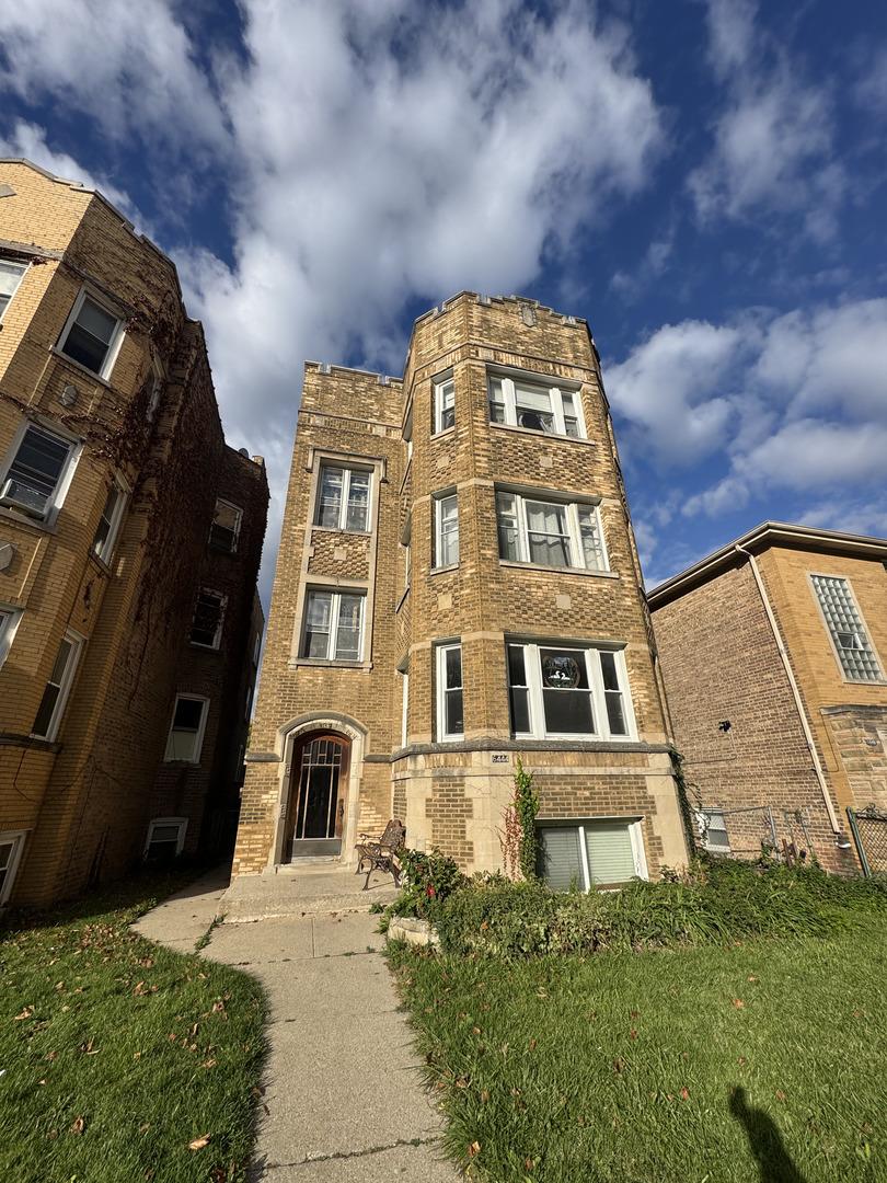 [Address Hidden by Seller], Chicago, IL 60645
