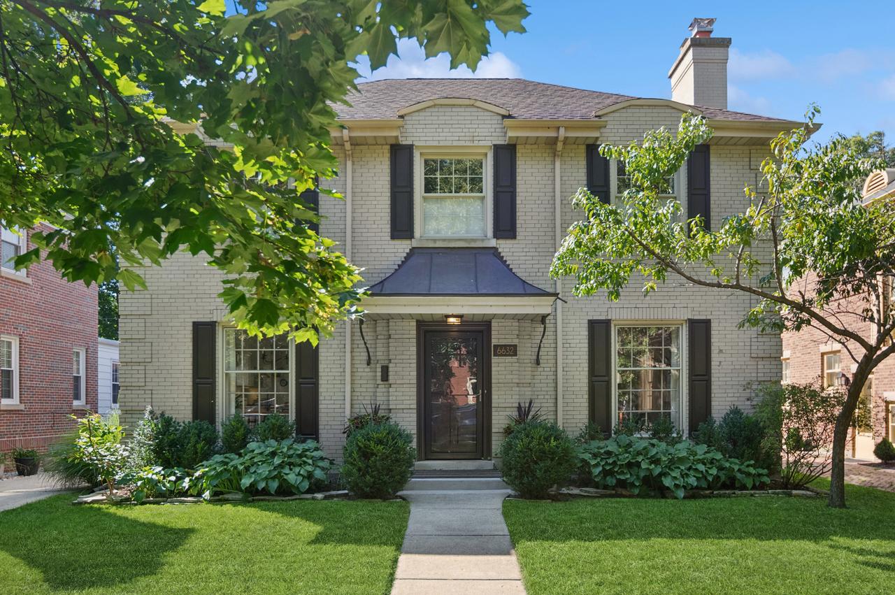6632 N Sioux Ave., Chicago, IL 60646
