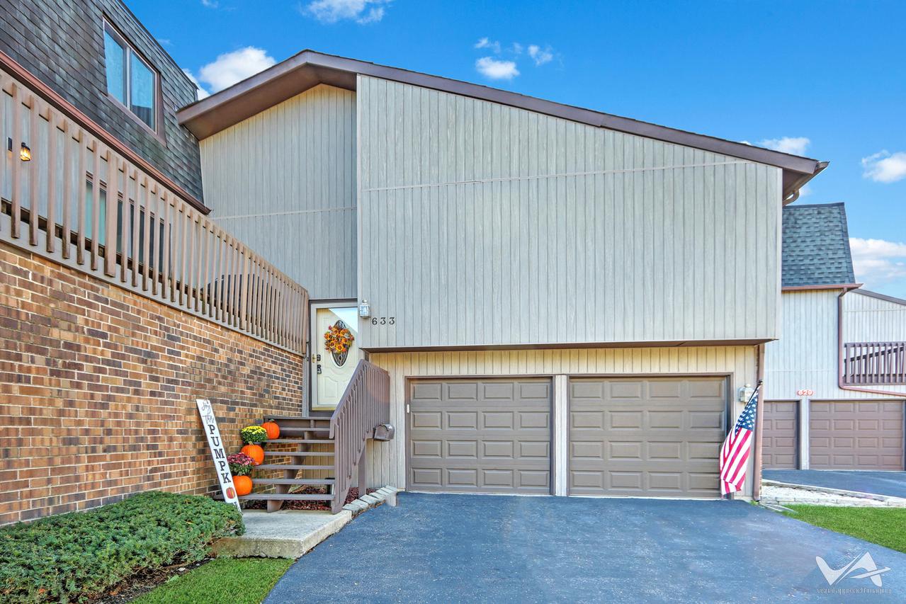 633 High Ridge Rd., Roselle, IL 60172