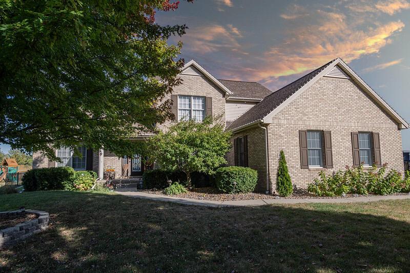 6 Knollbrook Ct., Bloomington, IL 61704
