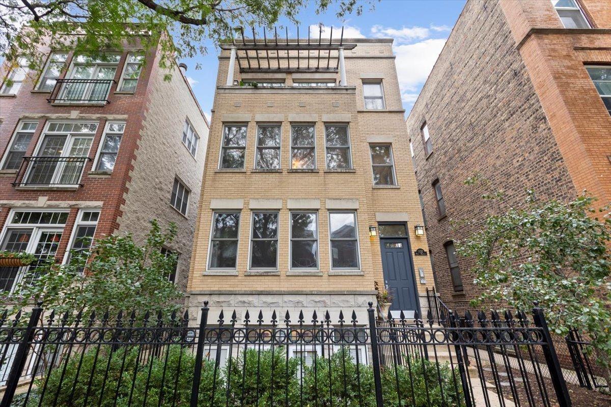 1132 W Wolfram St. #3, Chicago, IL 60657
