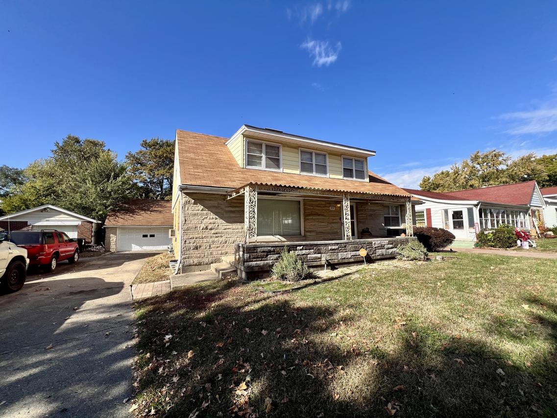 977 N Oakland Ave., Decatur, IL 62522