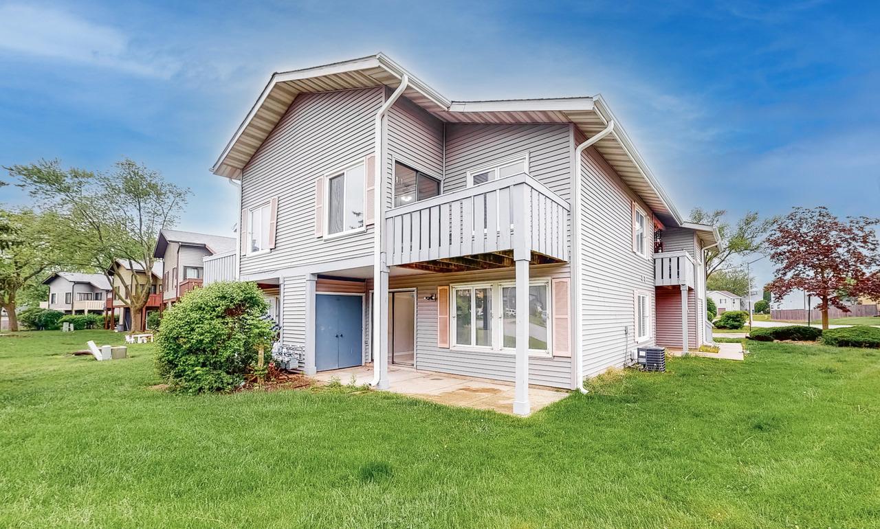 20 Elm Ct. #3, Bolingbrook, IL 60440