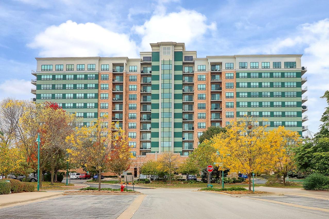 6420 Double Eagle Dr. #610, Woodridge, IL 60517