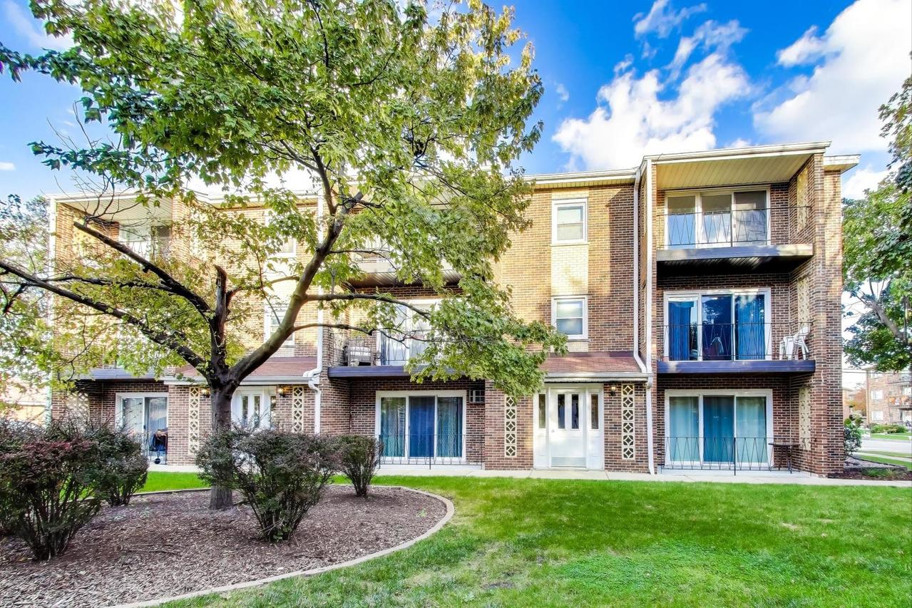 6416 W 64th Pl. #3A, Chicago, IL 60638