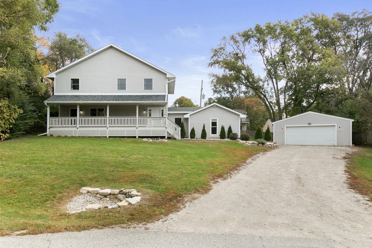 2904 E Chestnut Dr., Wonder Lake, IL 60097