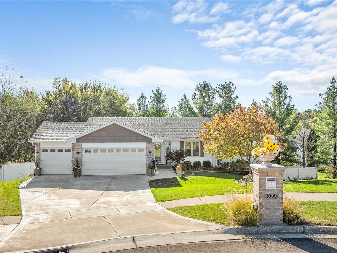 2099 Charnwood Ct., Machesney Park, IL 61115