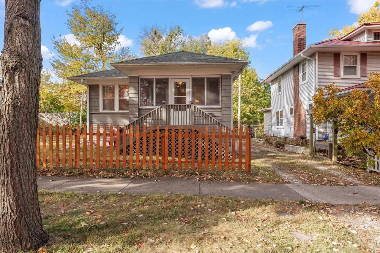 707 S Pine St., Champaign, IL 61820