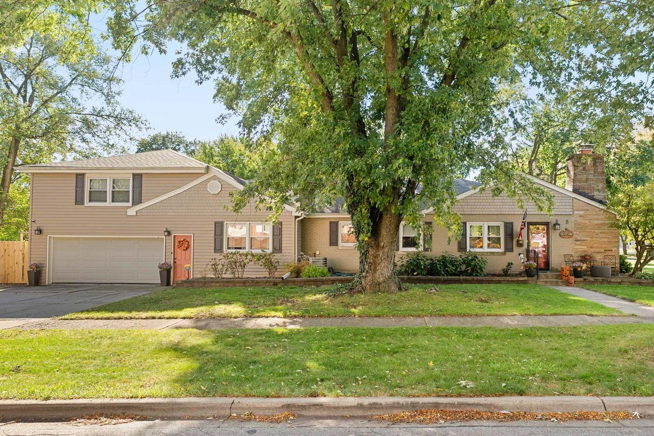 5 E Washington St., Villa Park, IL 60181