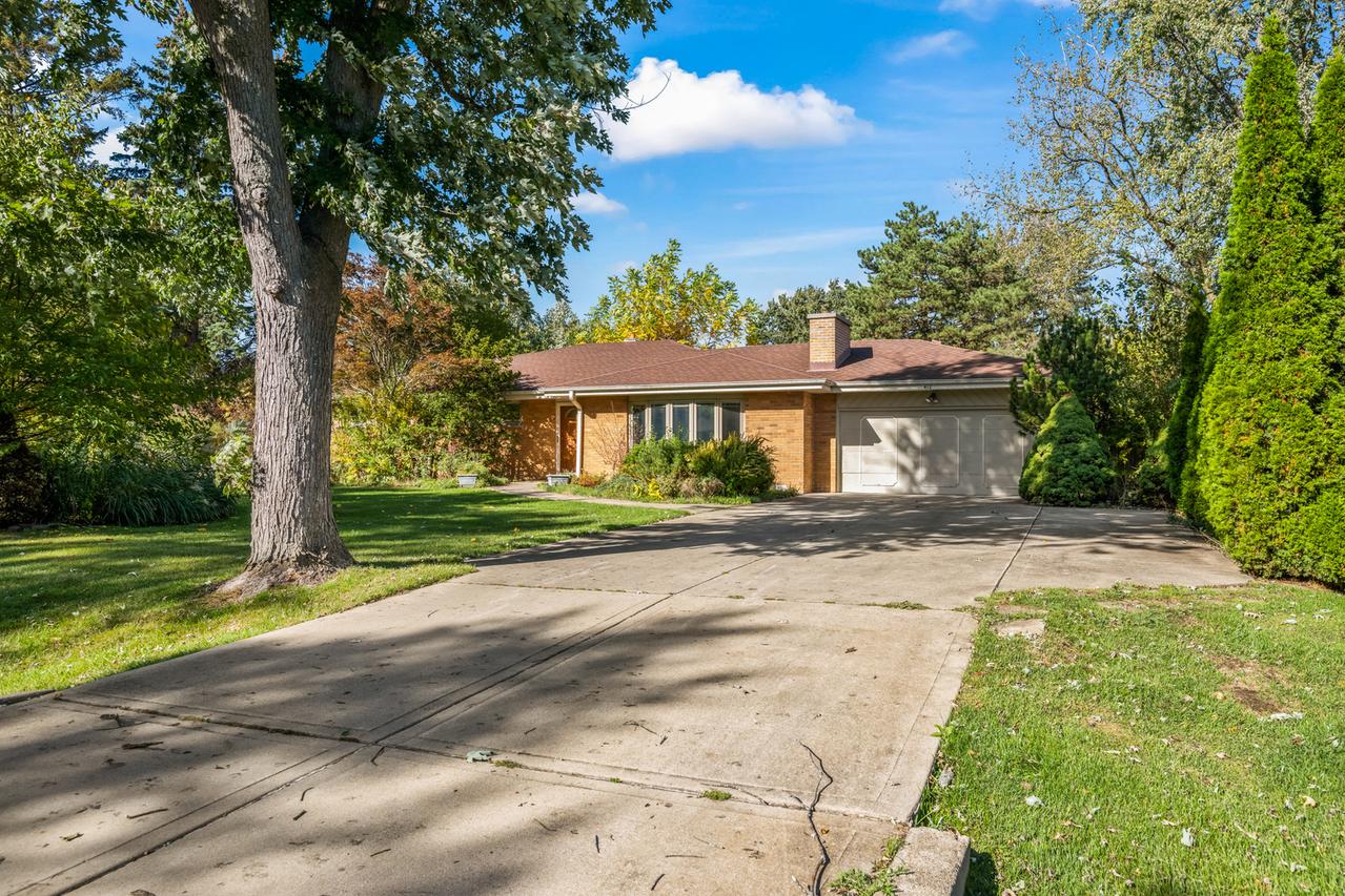 412 W Olive Ave., Prospect Heights, IL 60070