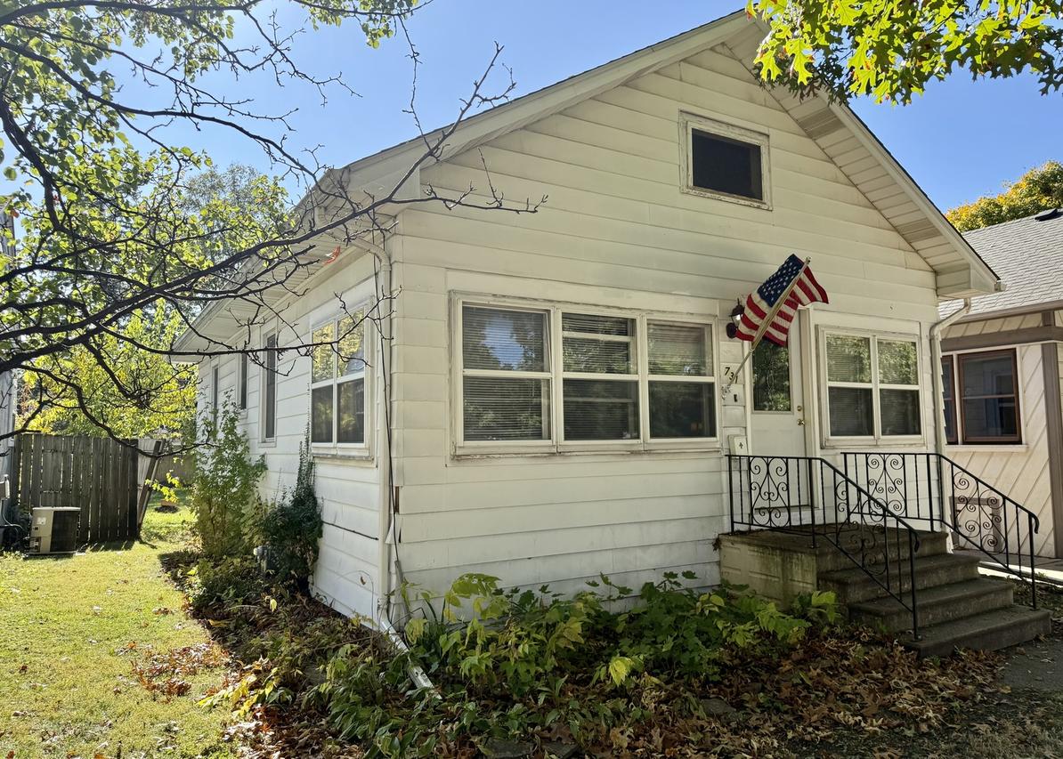 731 E Benton St., Morris, IL 60450