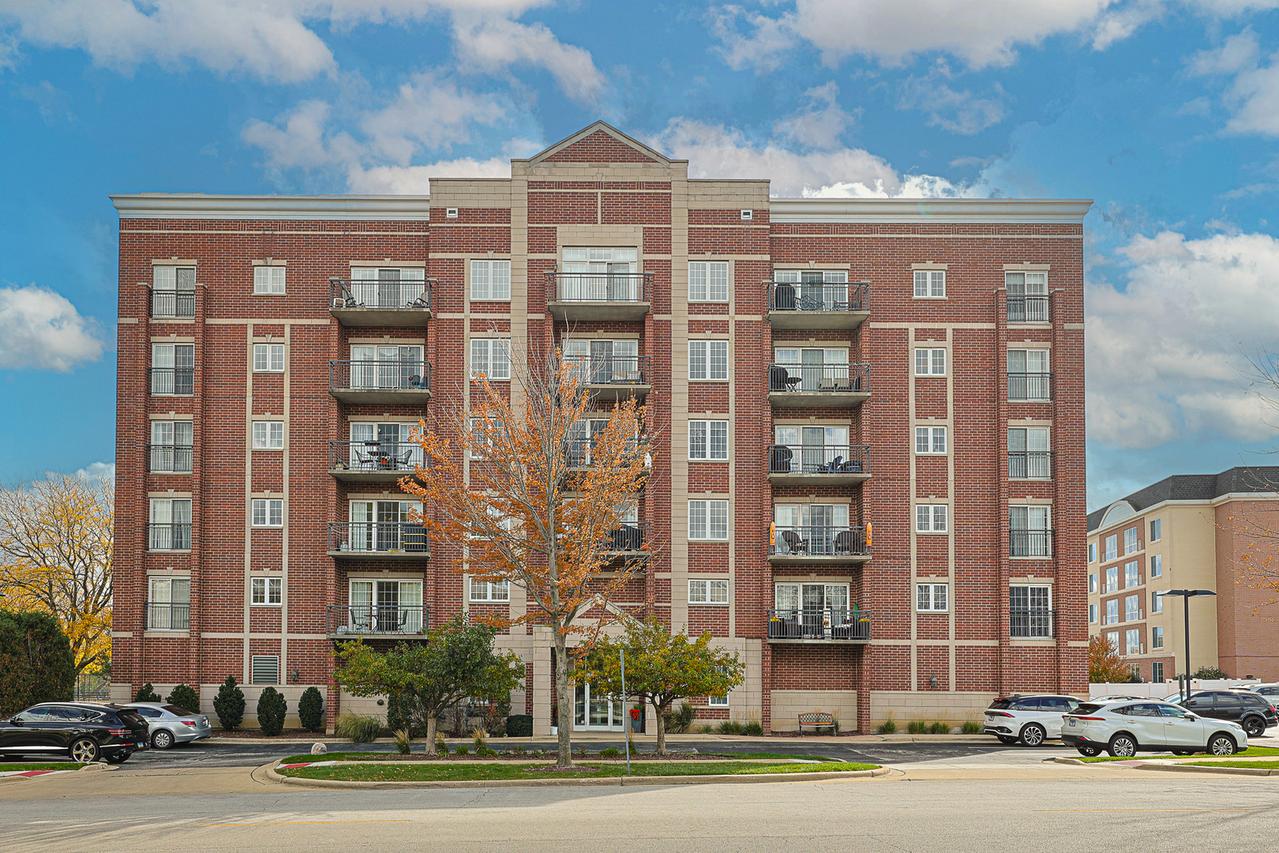 405 Creekside Dr. #505, Palatine, IL 60067