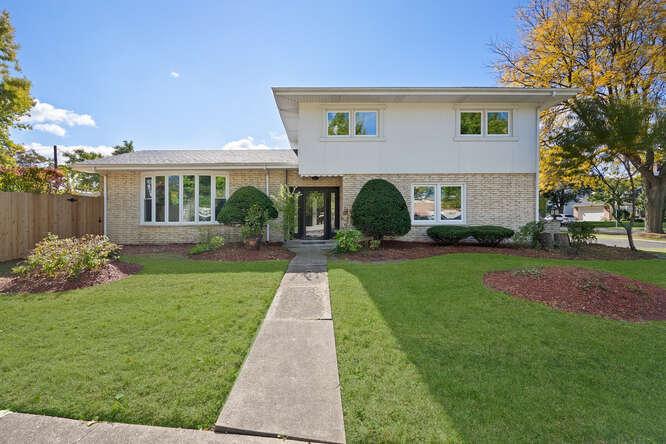 143 Bassford Ave., La Grange, IL 60525