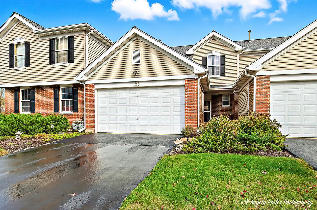 715 Legend Ln., Mchenry, IL 60050