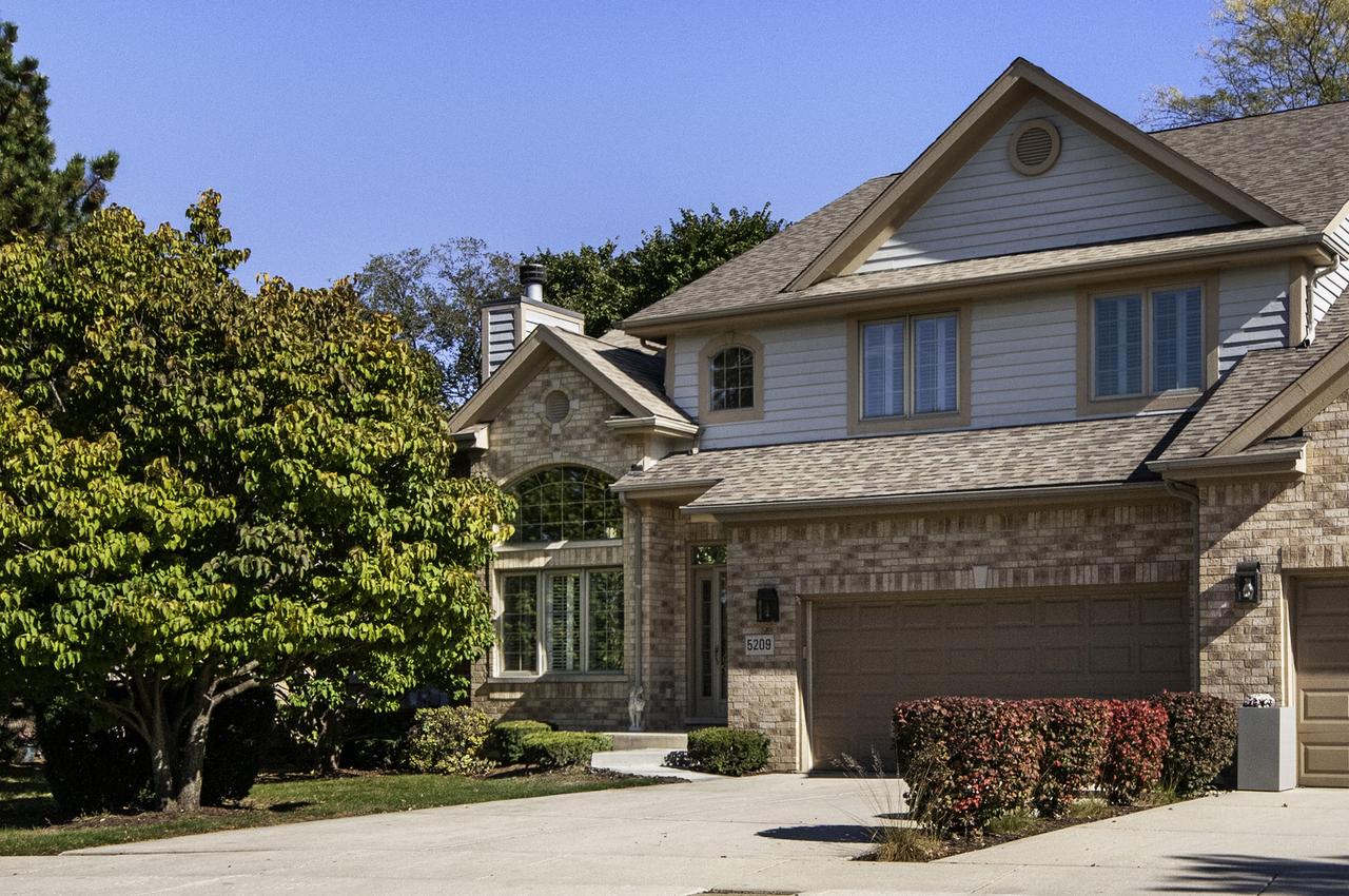 5209 Commonwealth Ave., Western Springs, IL 60558