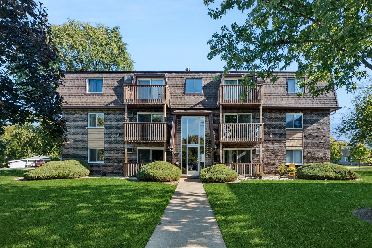 19300 Wolf Rd. #2, Mokena, IL 60448