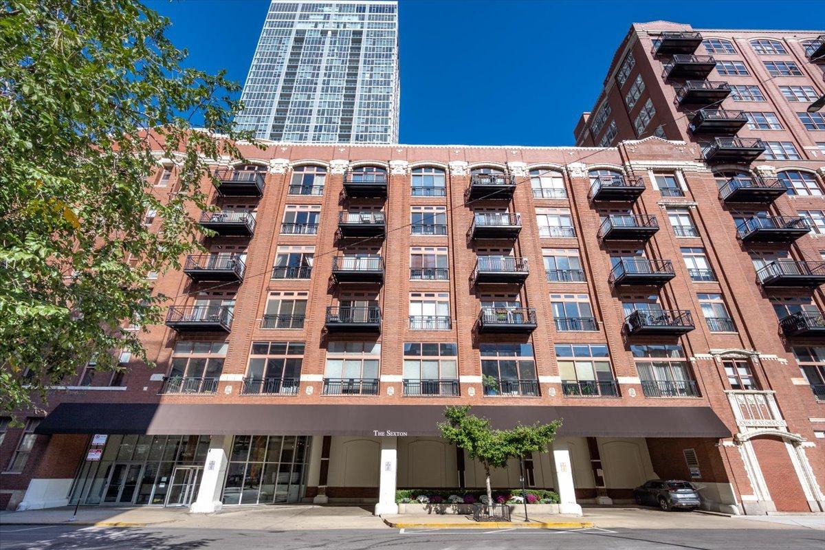 360 W Illinois St. #313, Chicago, IL 60654