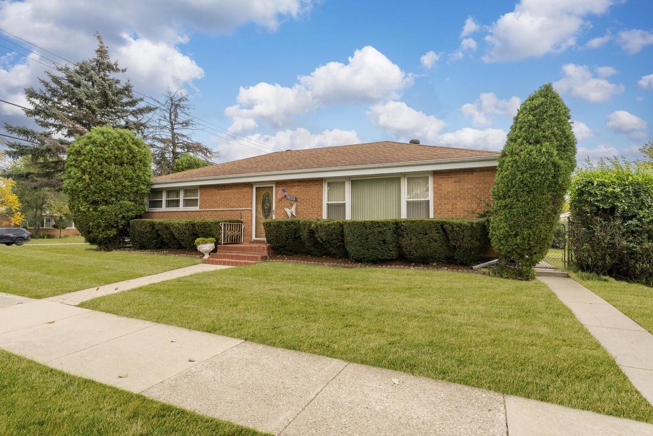 9555 Kildare Ave., Skokie, IL 60076
