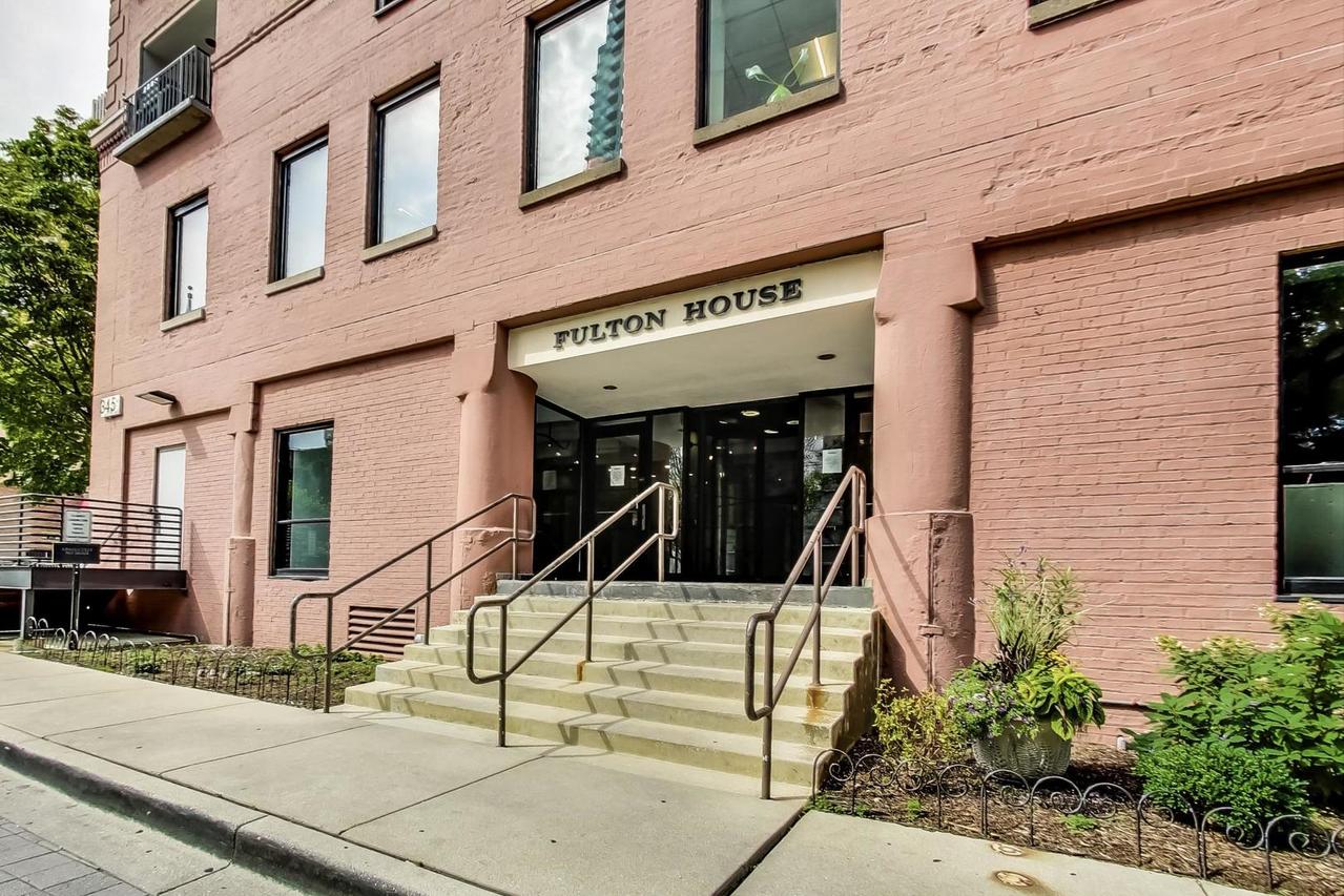 345 N Canal St. #1301, Chicago, IL 60606