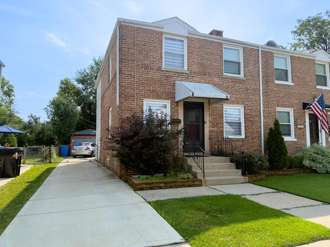 3725 N Pacific Ave., Chicago, IL 60634