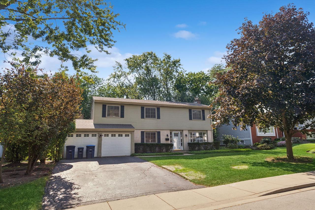 1131 Laurel Ave., Deerfield, IL 60015