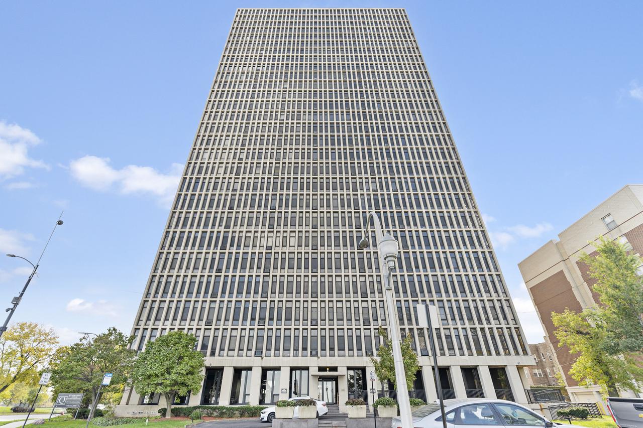 6700 S South Shore Dr. #24E, Chicago, IL 60649