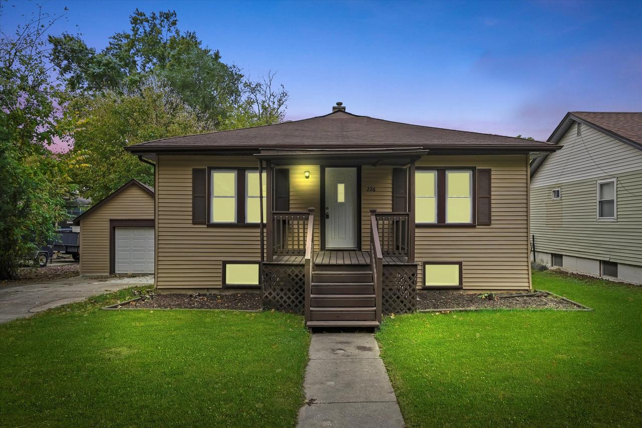 226 N Wilmette Ave., Westmont, IL 60559