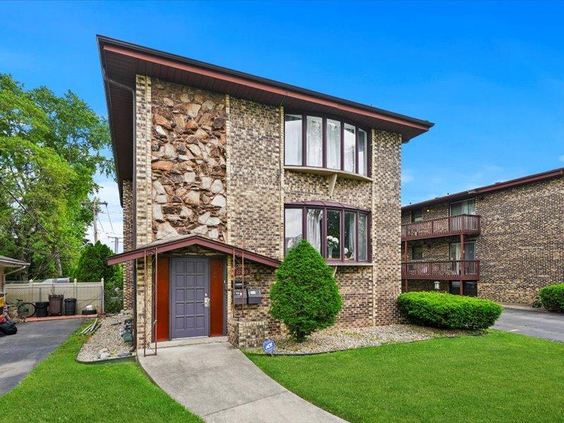 10309 Parkside Ave., Oak Lawn, IL 60453
