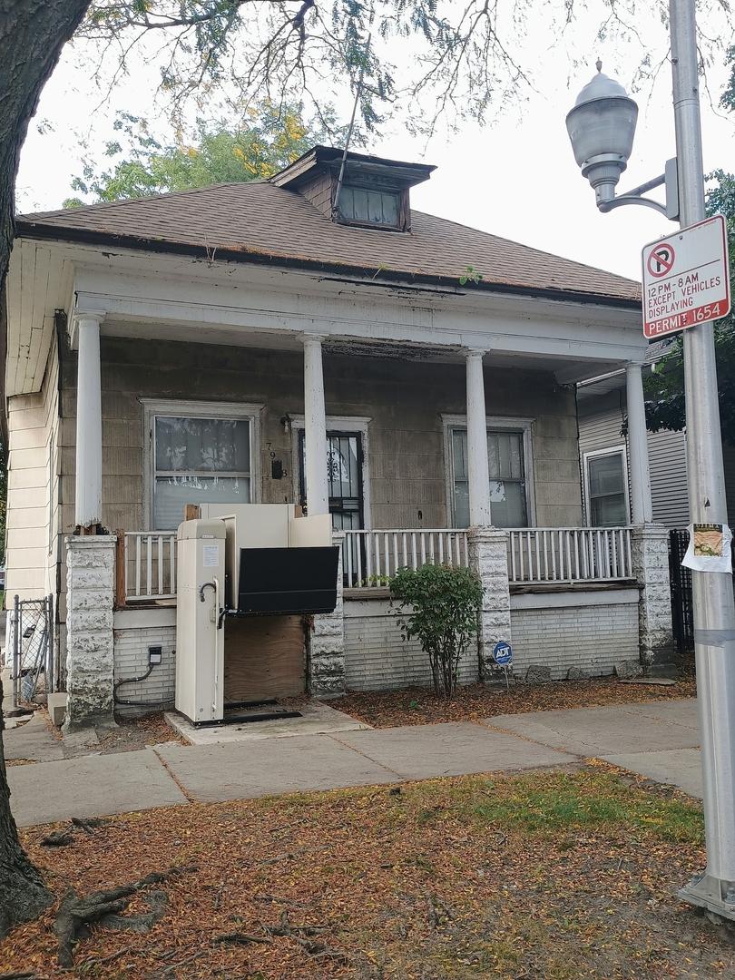 7928 S Dobson Ave., Chicago, IL 60619