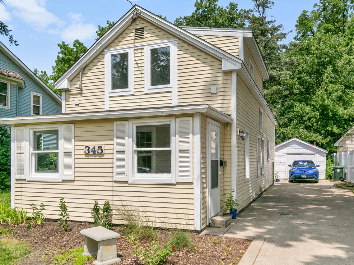 345 Main St., Batavia, IL 60510