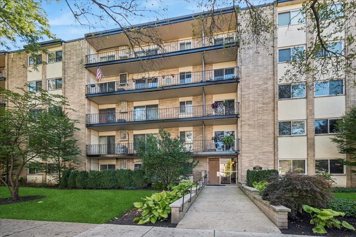 828 Oakton St. #3F, Evanston, IL 60202