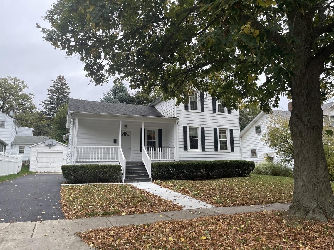 505 S 3rd St., West Dundee, IL 60118