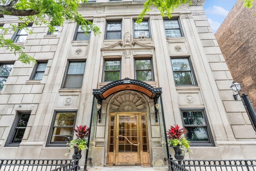 3534 N Lake Shore Dr. #6D, Chicago, IL 60657