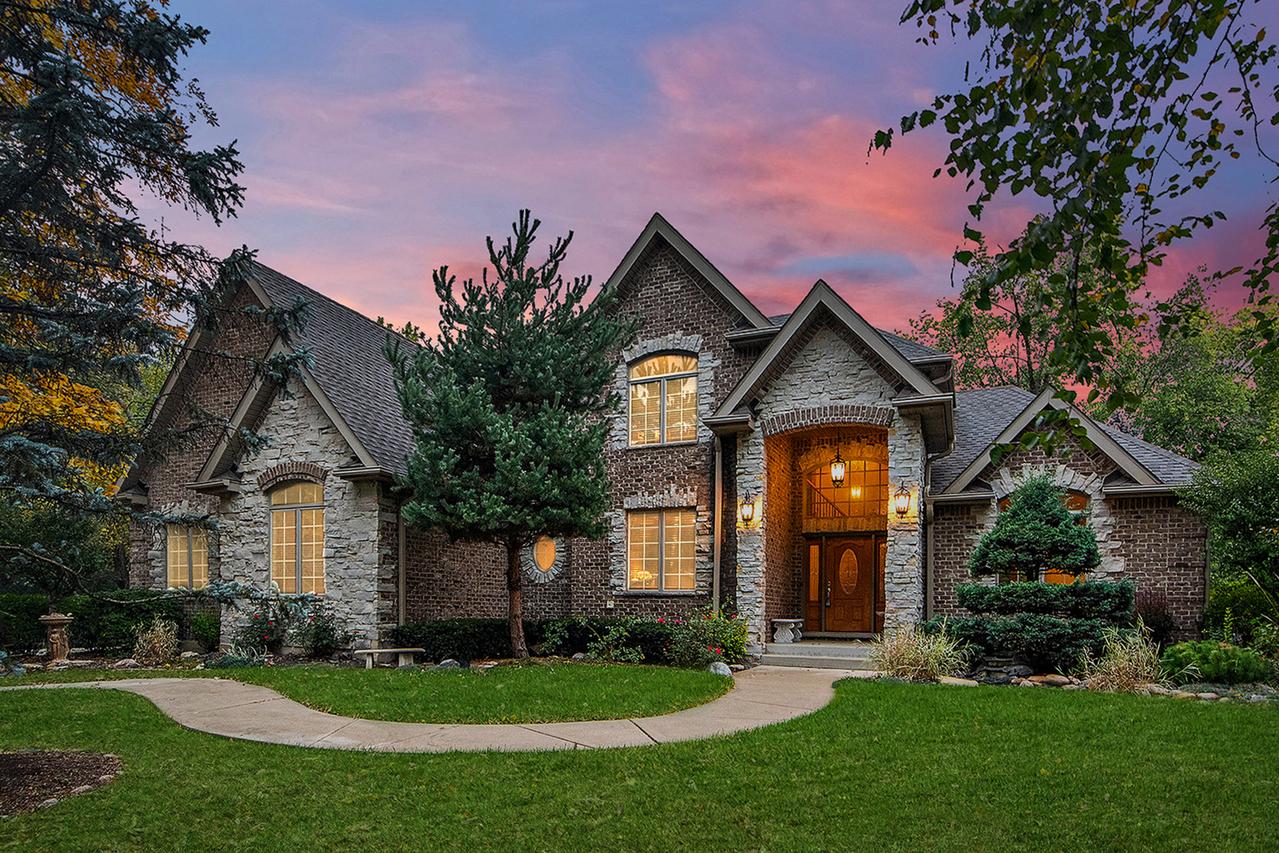 209 Linden Oaks Ln., New Lenox, IL 60451