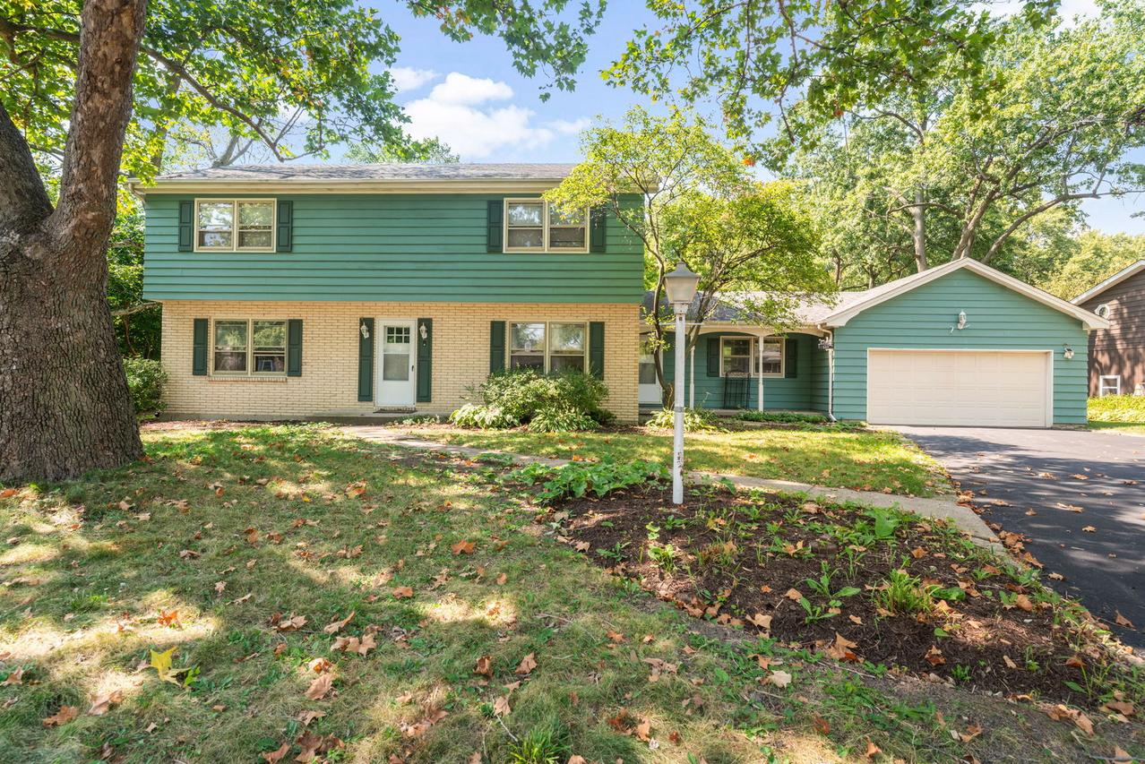 133 Mayflower Dr., Batavia, IL 60510