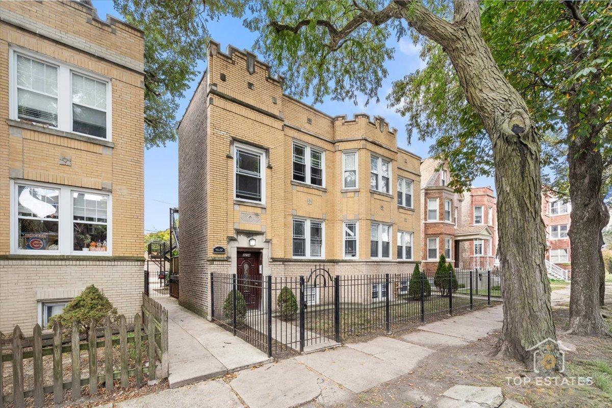 3234 N Hamlin Ave. #1R, Chicago, IL 60618