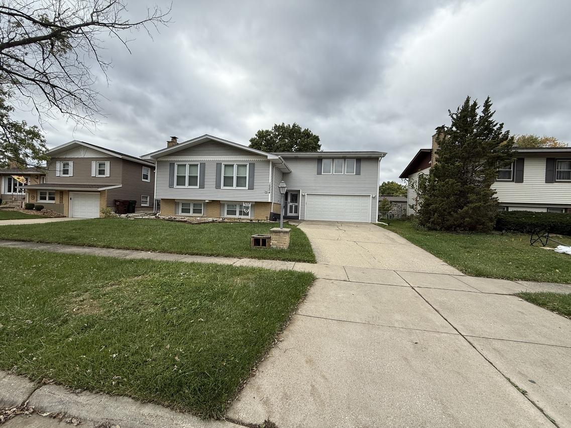 15254 Arroyo Dr., Oak Forest, IL 60452
