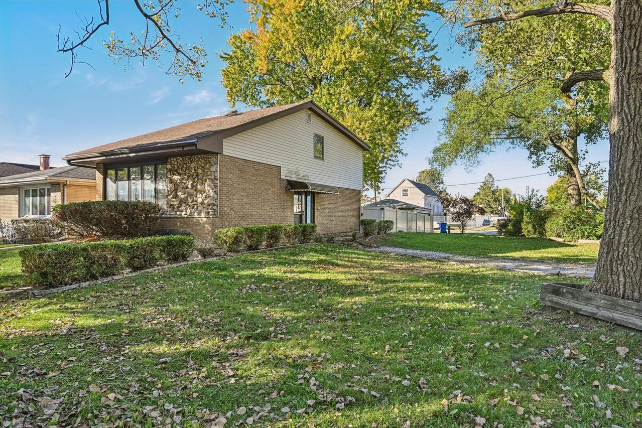 13002 S Brandon Ave., Chicago, IL 60633