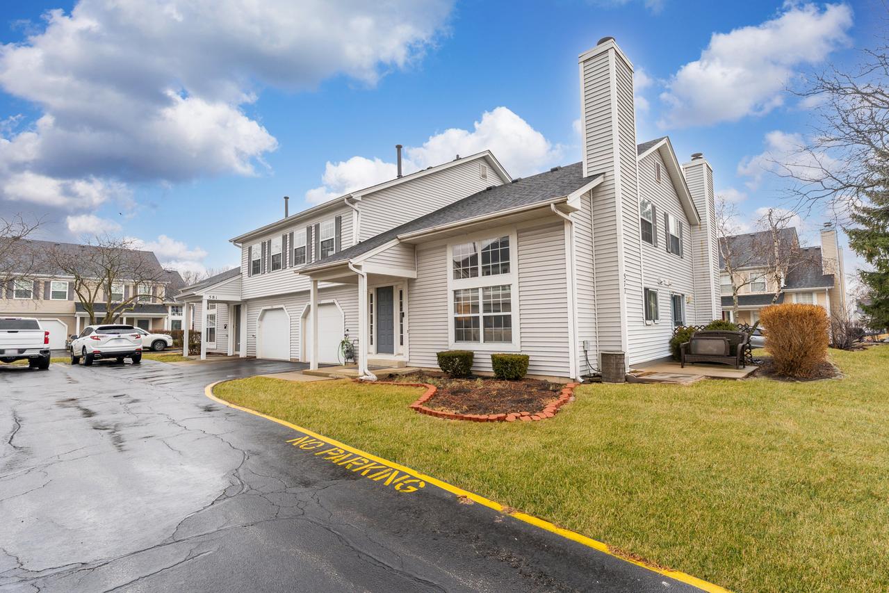 577 East Ave., Streamwood, IL 60107