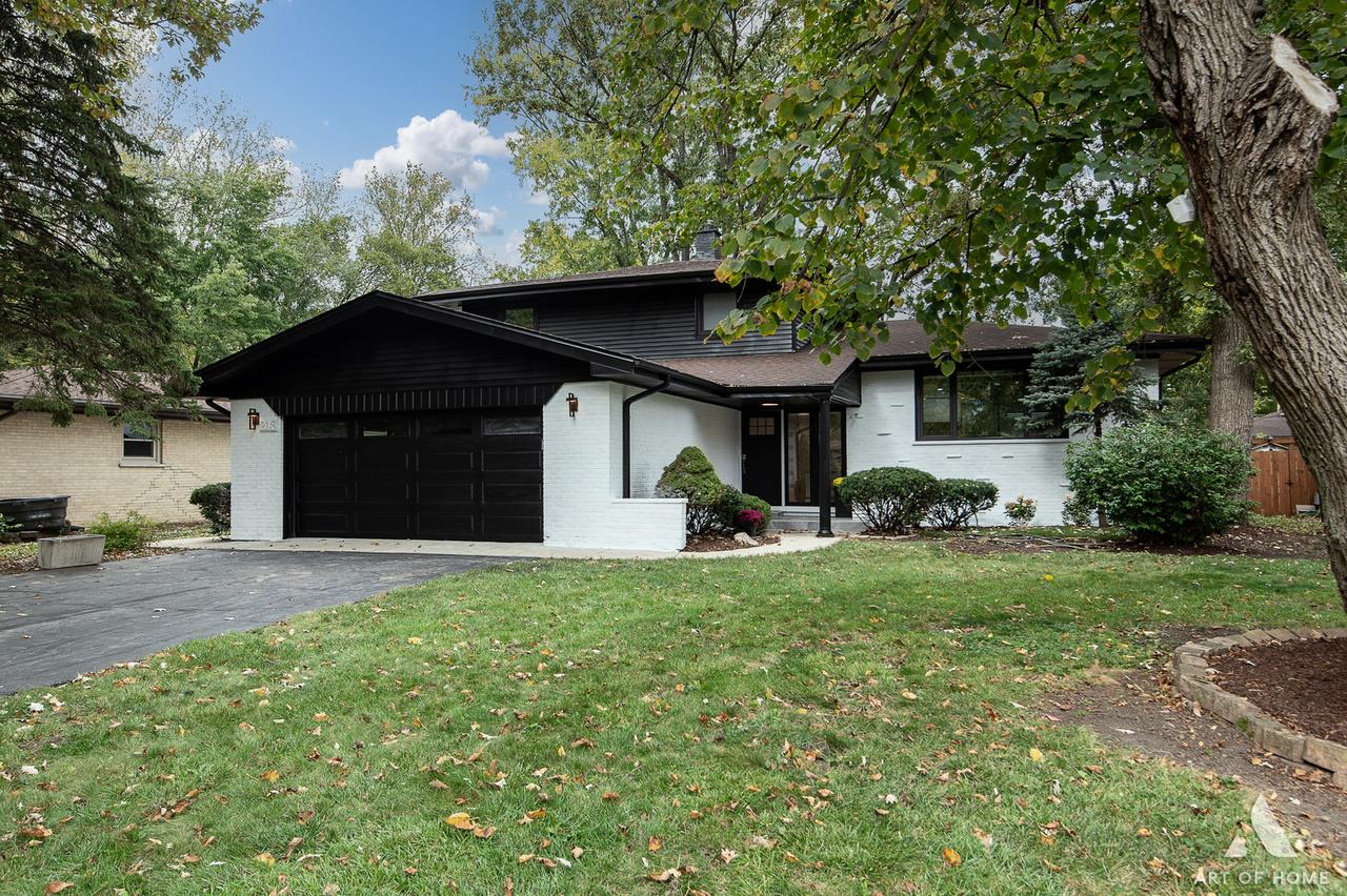 213 Hiawatha Tr., Wood Dale, IL 60191