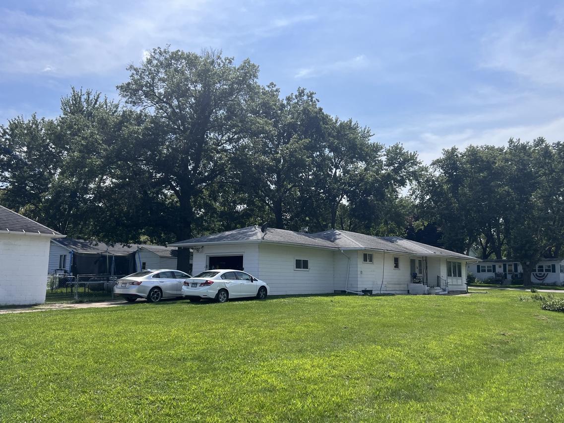 301 Dilks St., Roberts, IL 60962