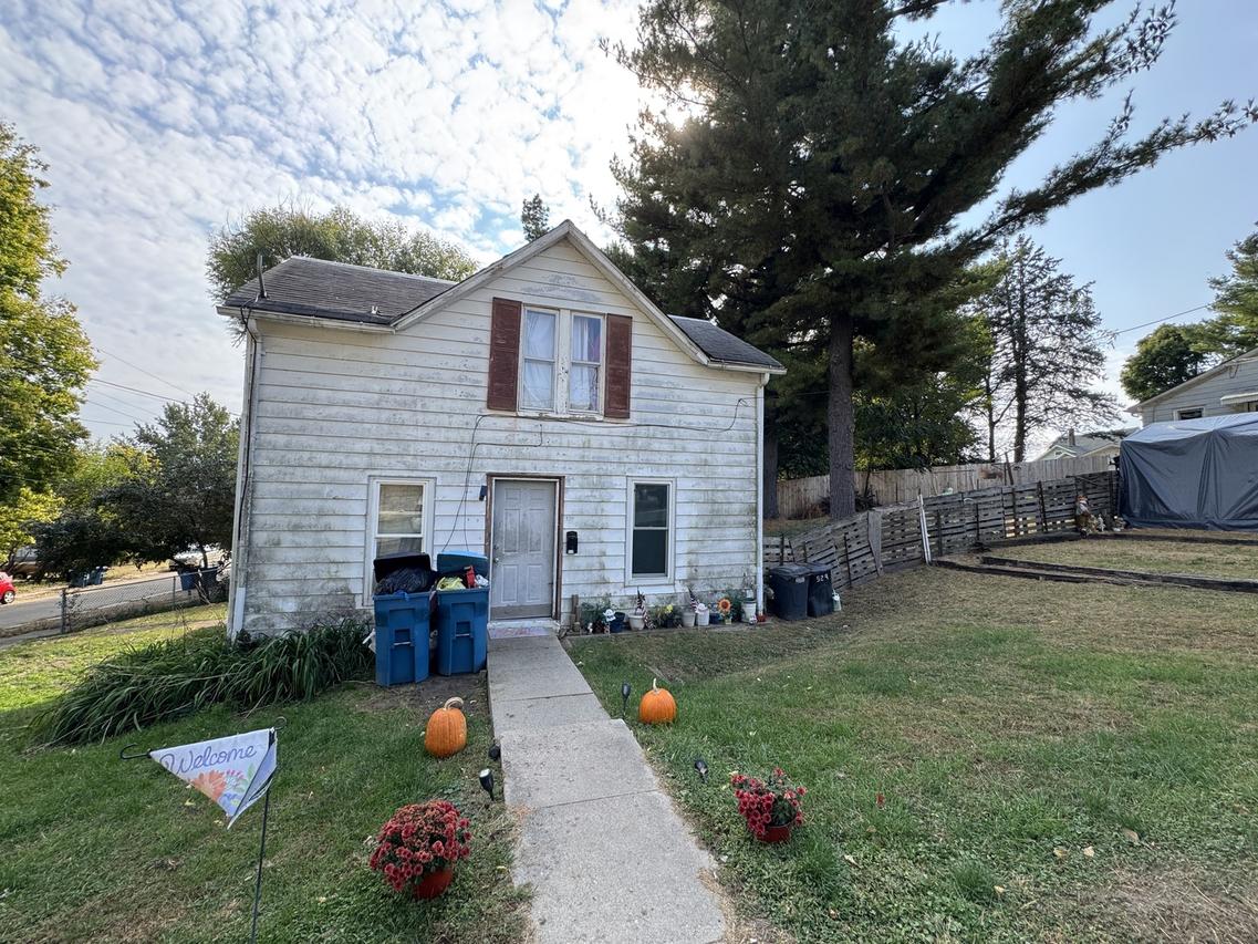 529 N 5th St., Savanna, IL 61074