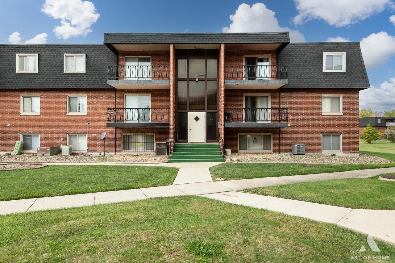 3012 171st St. #2E, Hazel Crest, IL 60429