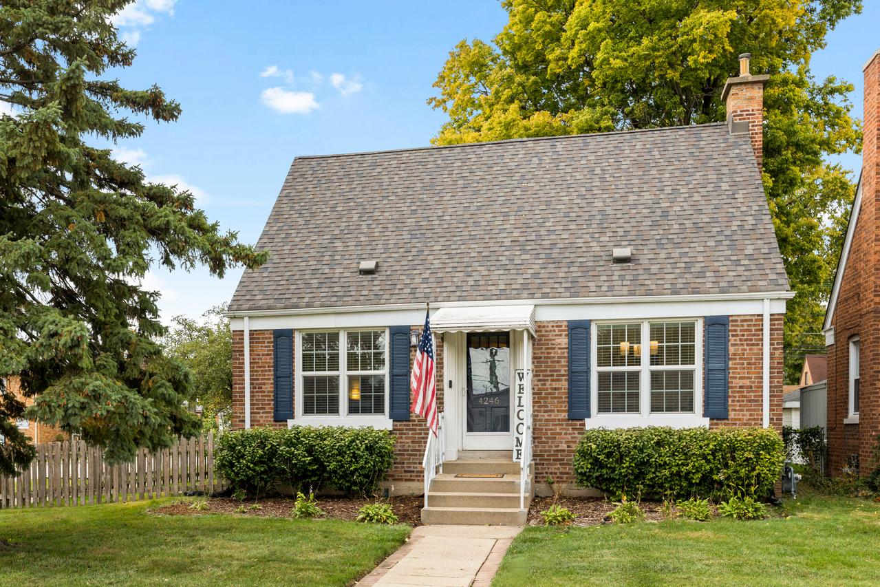 4246 Forest Ave., Brookfield, IL 60513