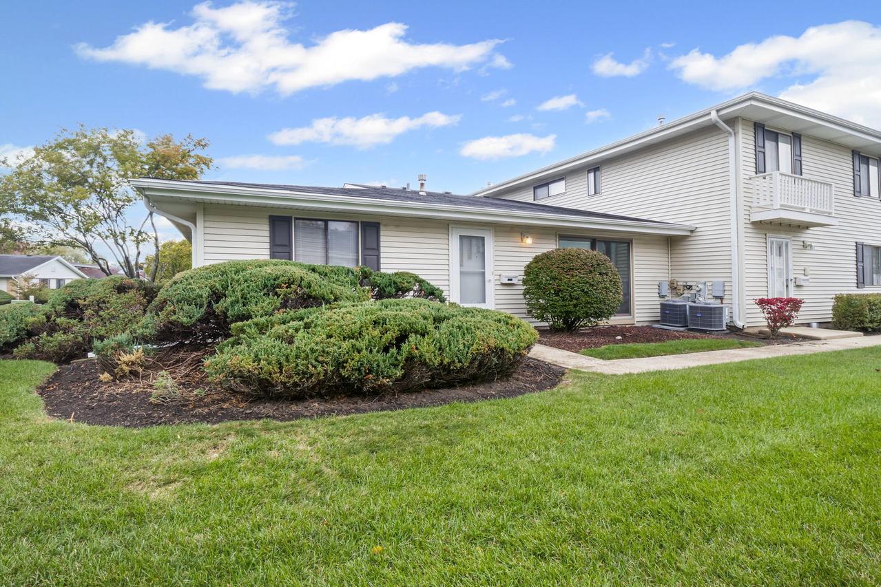 1336 Wakeby Ln., Schaumburg, IL 60193