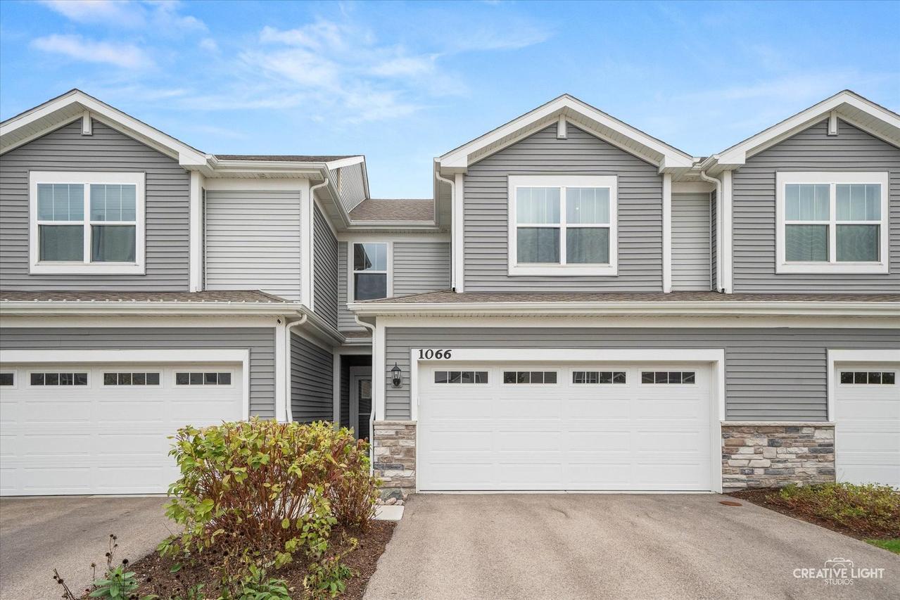 1066 Moraine Dr., South Elgin, IL 60177