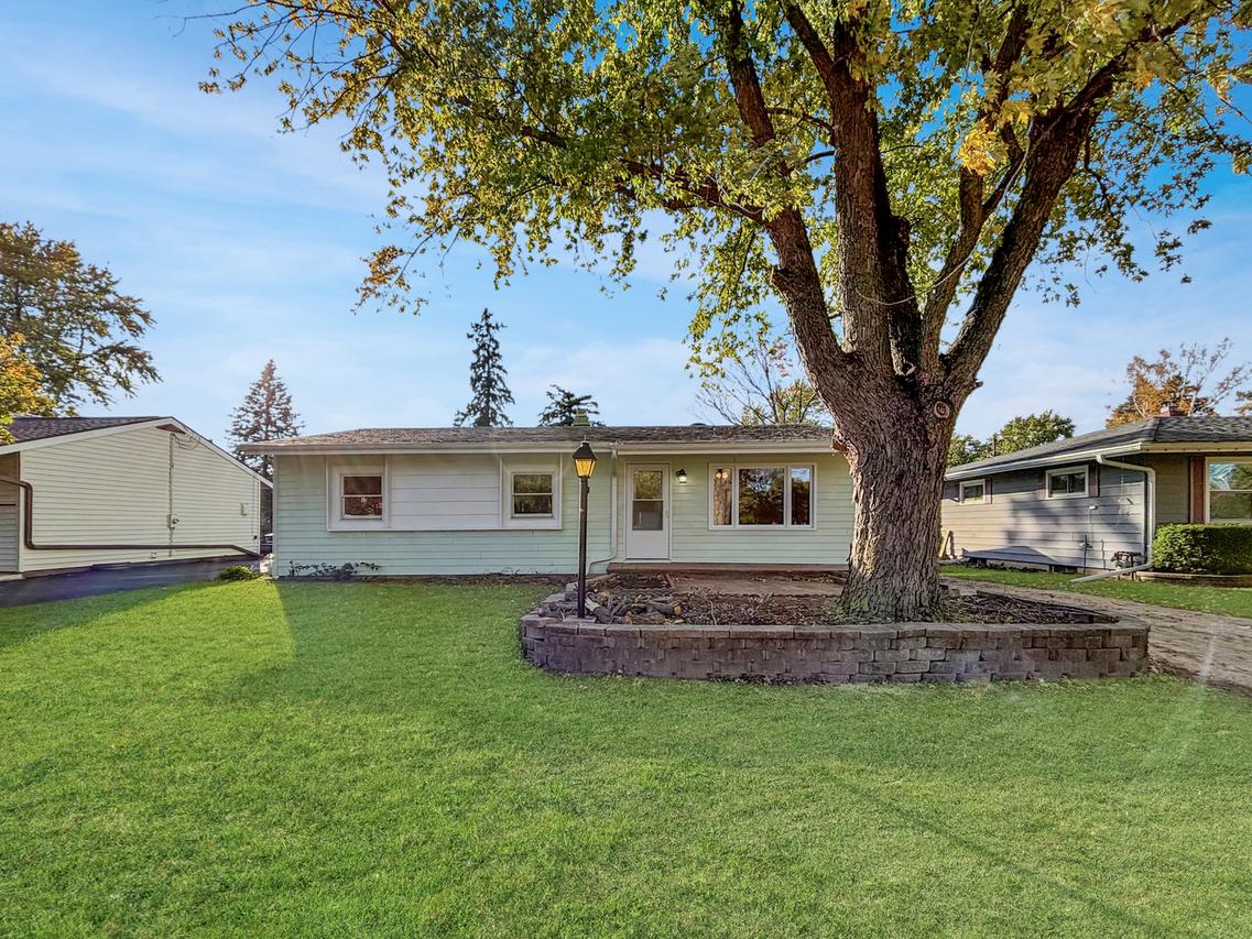 1409 N Seminary Ave., Woodstock, IL 60098