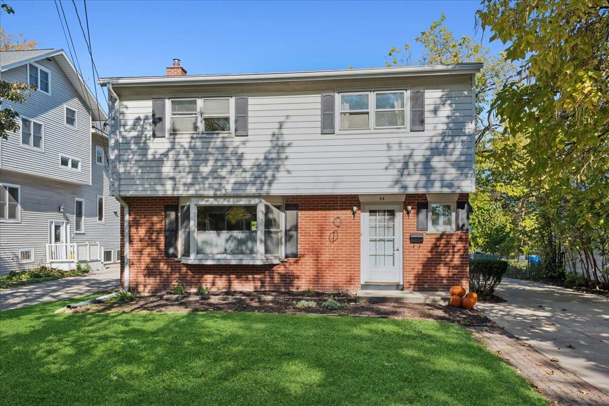58 E Division St., Villa Park, IL 60181