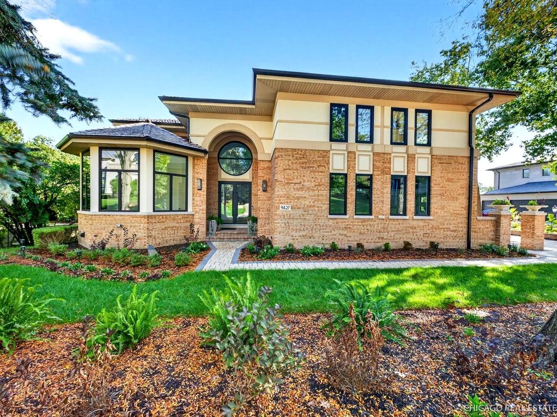 9427 Falling Waters Dr., Burr Ridge, IL 60527